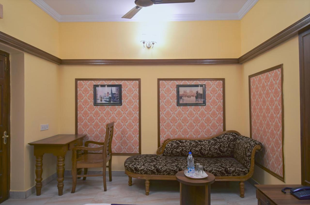 Hotel Jingle Inn Колката Екстер'єр фото