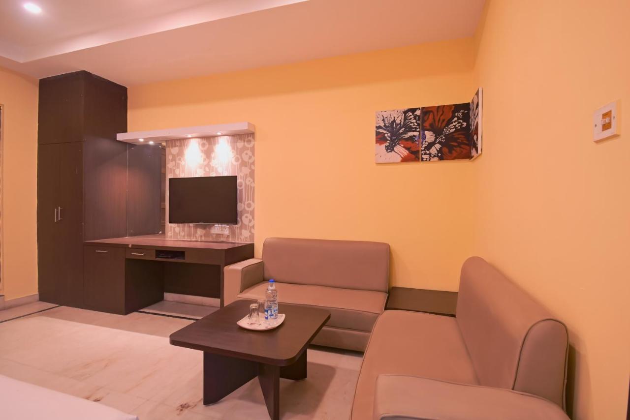 Hotel Jingle Inn Колката Екстер'єр фото